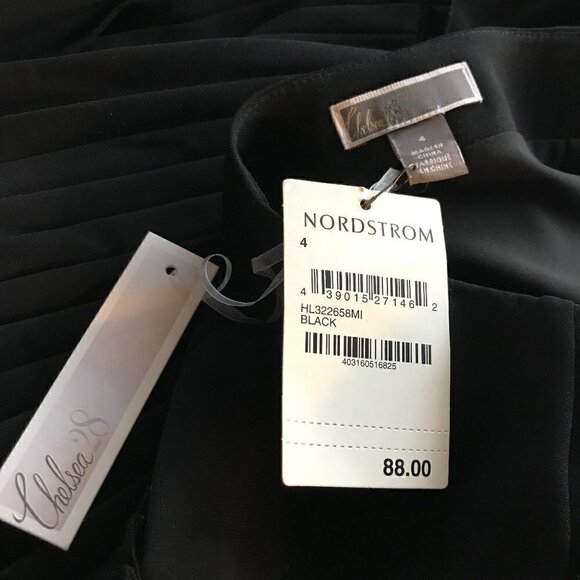 NWT Nordstrom Chelsea28 Pleated black Lace Mini Skirt Size 4 - Picture 6 of 6